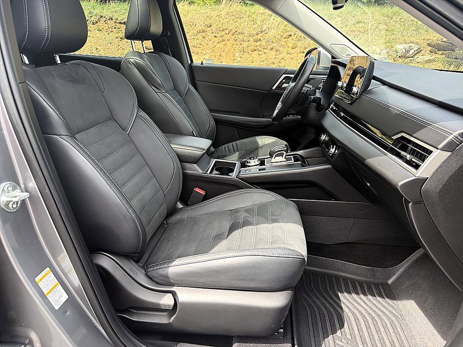 Used 2023 Mitsubishi Outlander SE AWD/4WD image 21