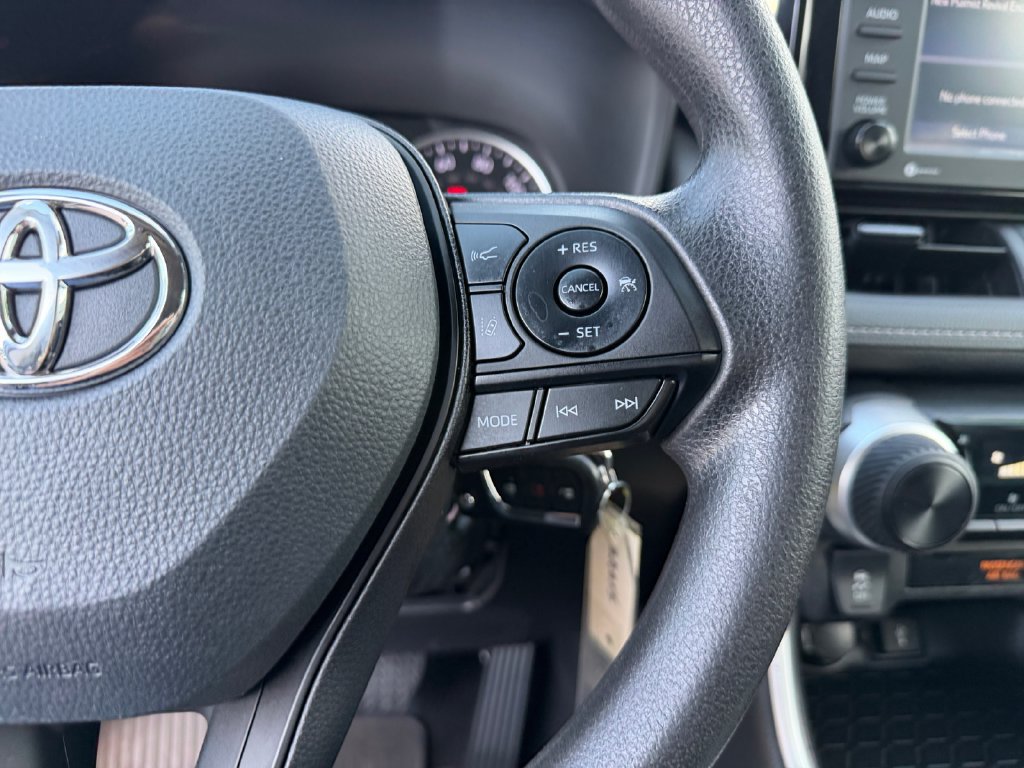 Used 2022 Toyota RAV4 LE AWD/4WD image 19
