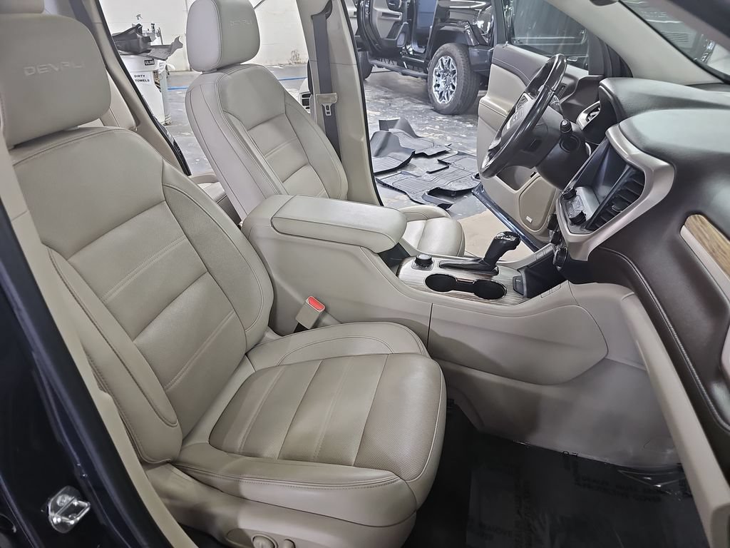 Used 2019 GMC Acadia Denali w/ Technology Package AWD/4WD image 10