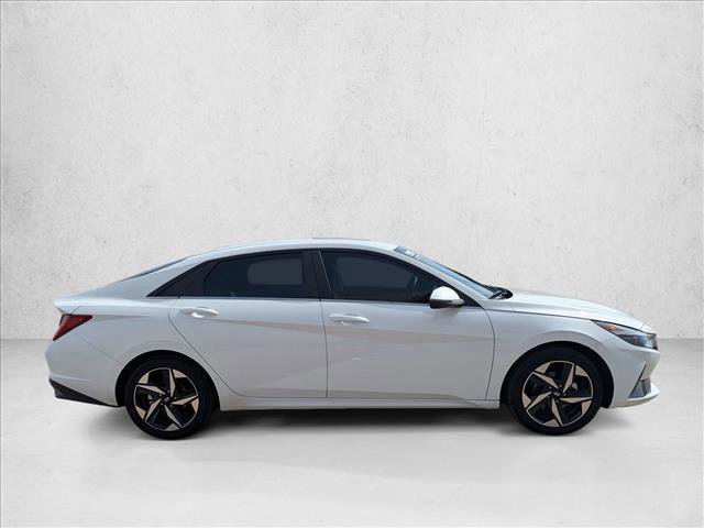 Used 2023 Hyundai Elantra Limited FWD image 4