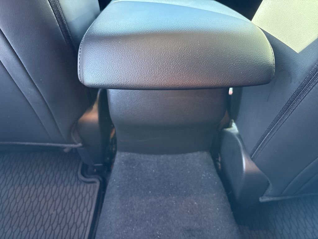 Used 2022 MAZDA MAZDA3 s image 41