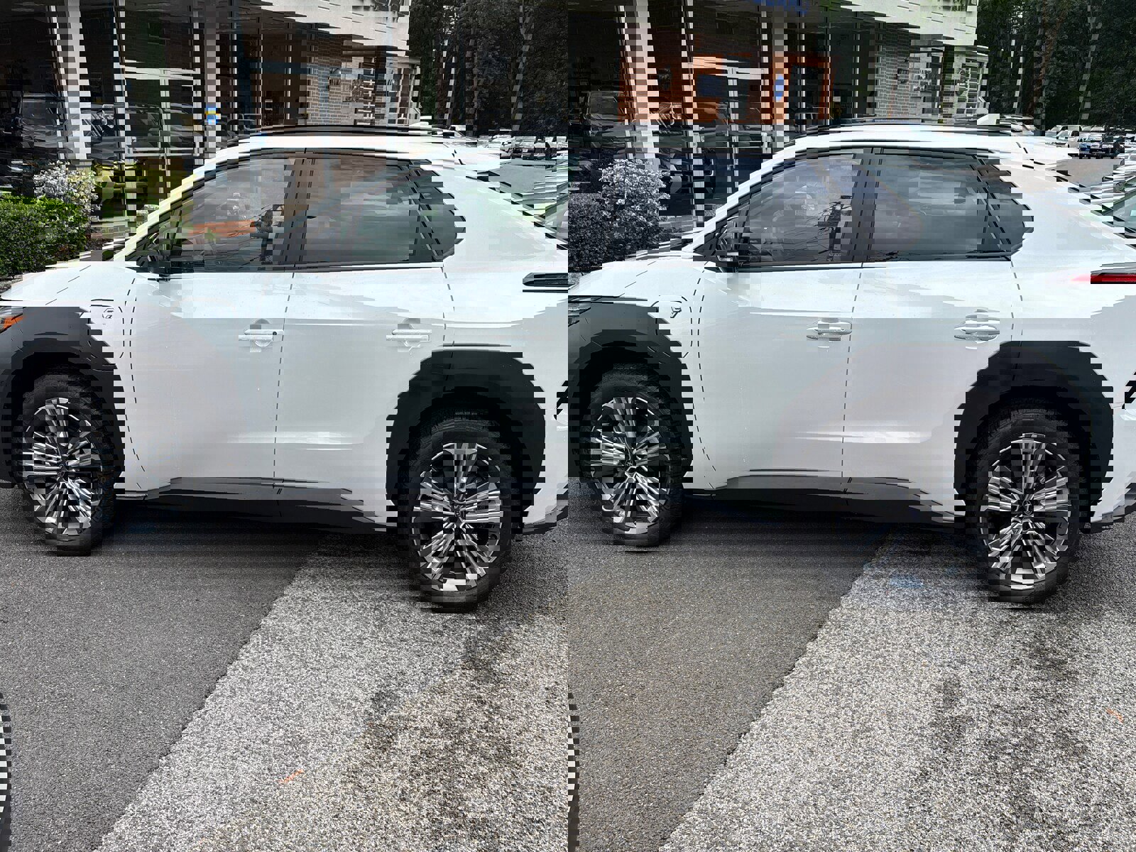 Used 2023 Subaru Solterra AWD image 4