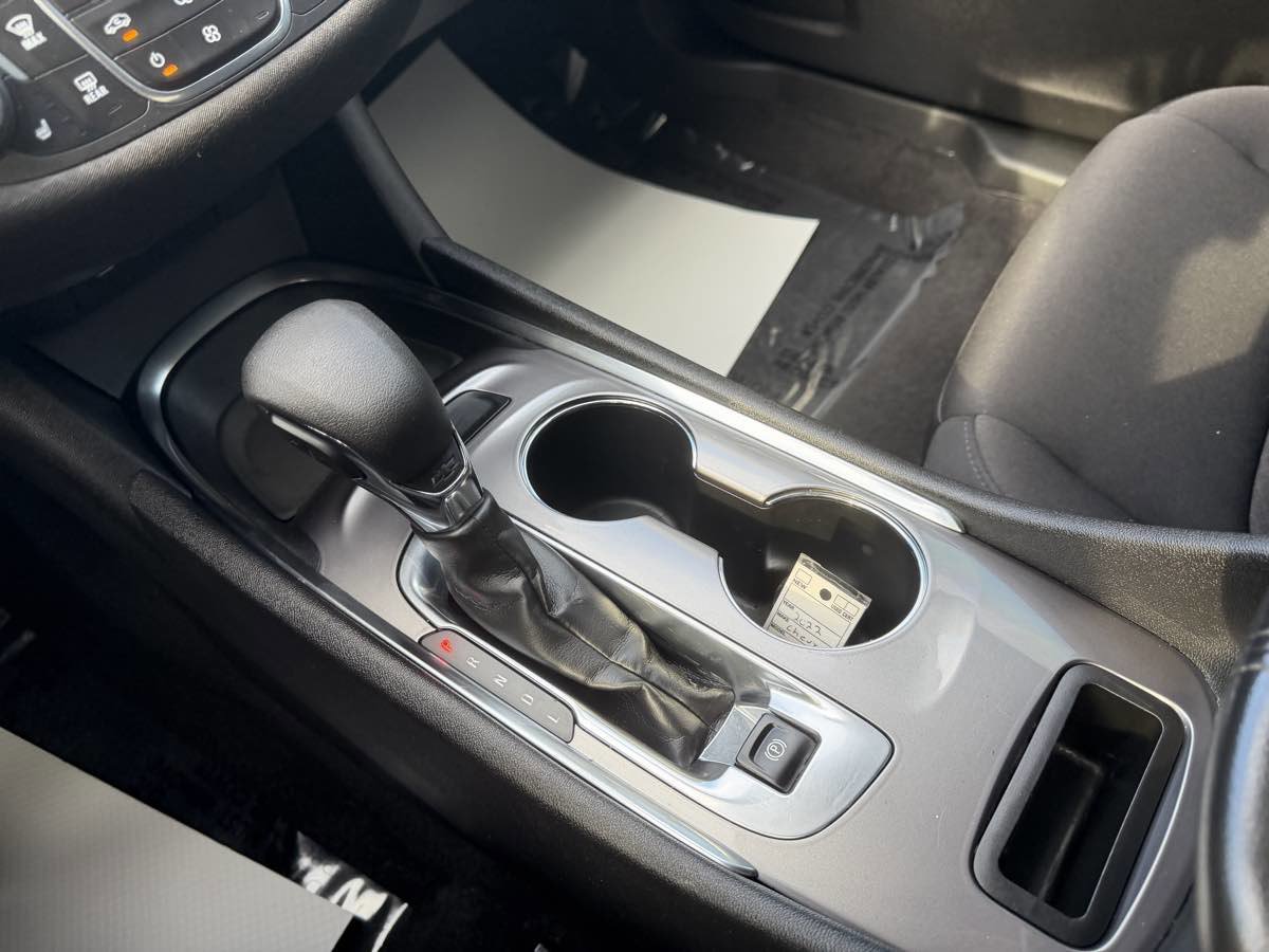 Used 2022 Chevrolet Malibu LT image 23