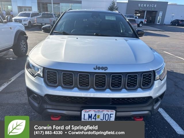 Used 2024 Jeep Compass Trailhawk image 2