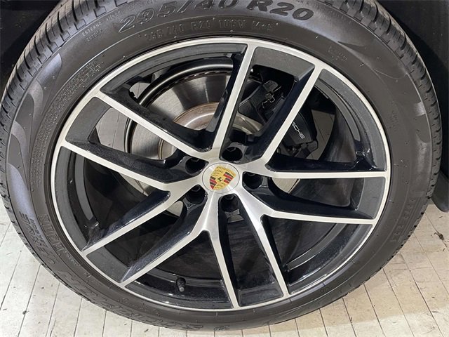 Certified 2025 Porsche Macan image 15