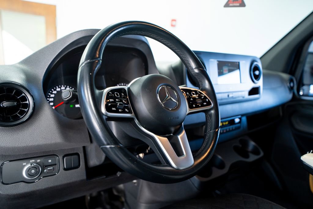 Used 2019 Mercedes-Benz Sprinter 170 image 17