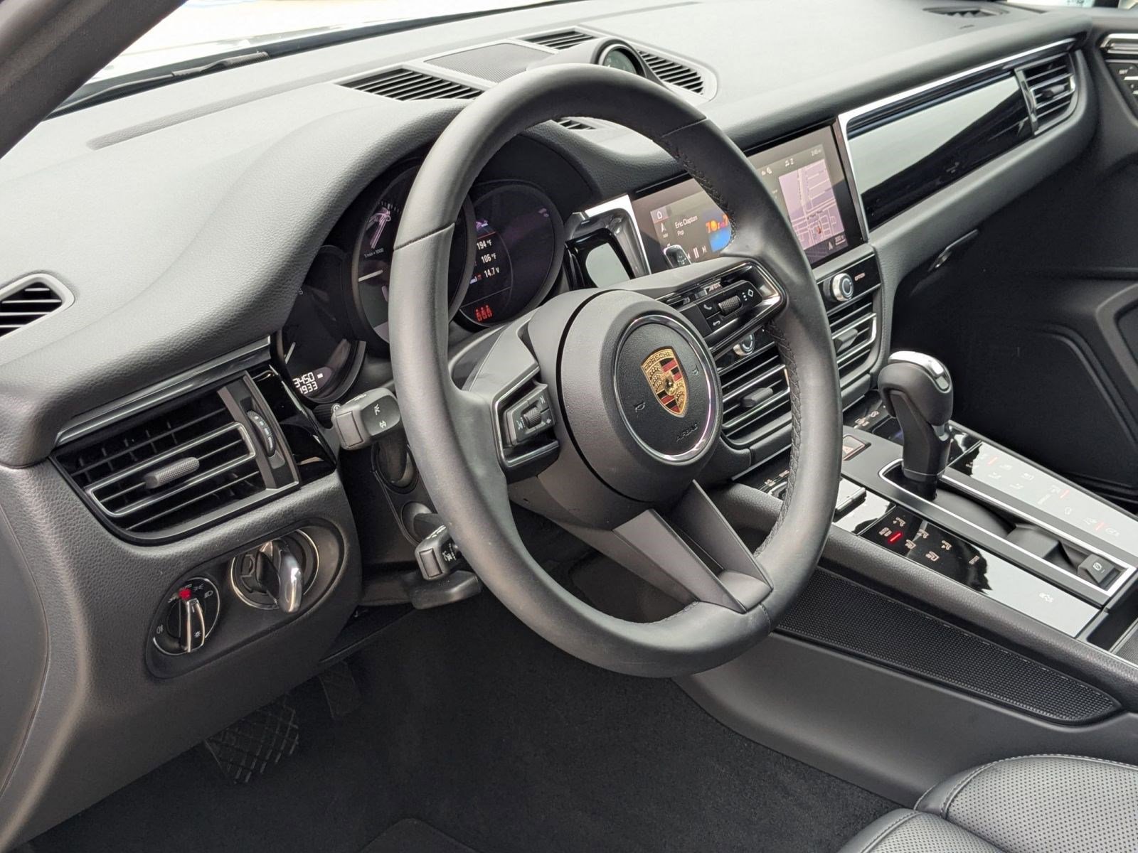 Certified 2026 Porsche Macan AWD/4WD video 4