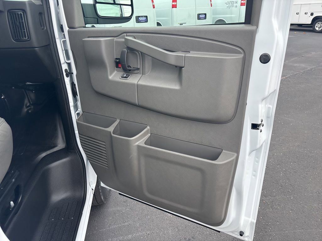 New 2025 Chevrolet Express 2500 w/ Driver Convenience Package image 42
