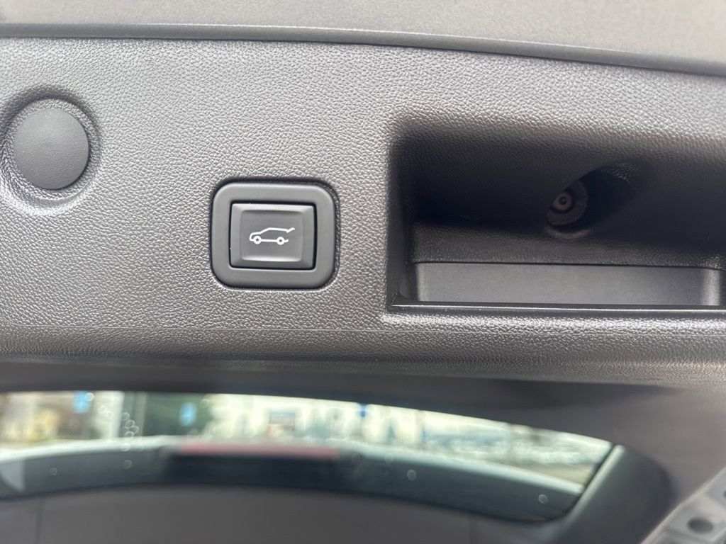 Used 2024 Chevrolet Equinox LT image 19