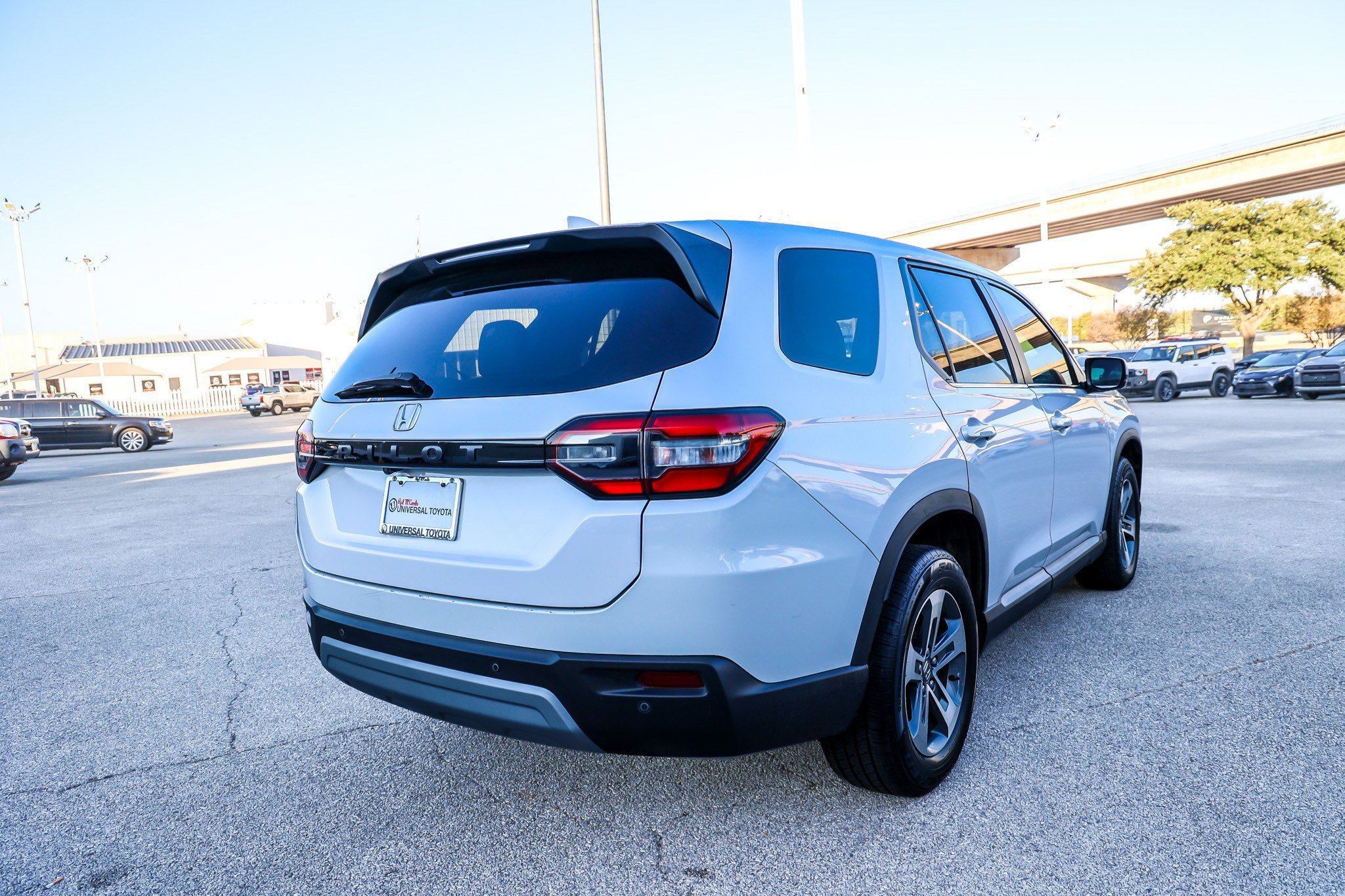 Used 2024 Honda Pilot EX-L image 7