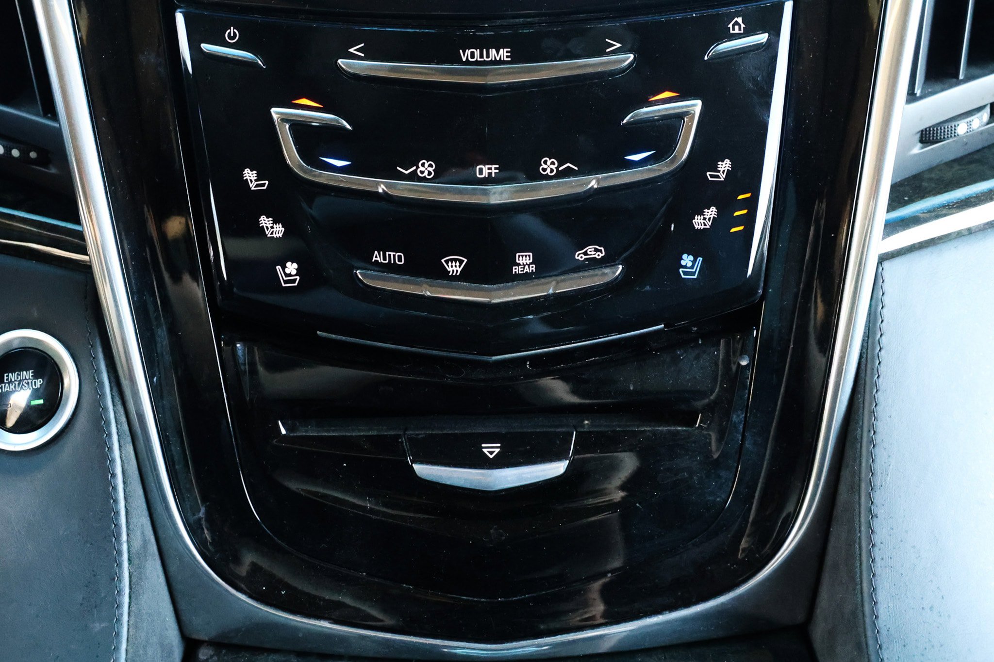 Used 2016 Cadillac Escalade Platinum AWD/4WD image 38