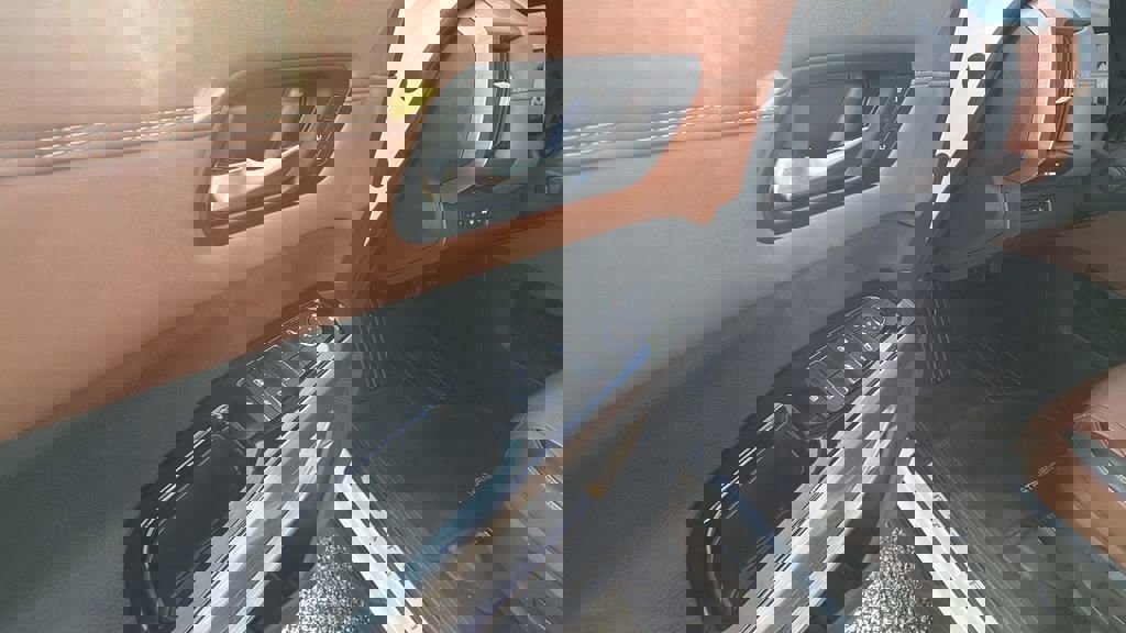 Used 2022 Nissan Pathfinder Platinum image 12