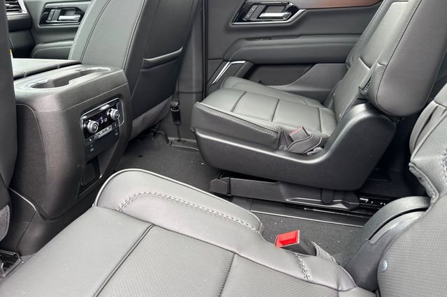 New 2026 GMC Yukon Denali w/ Sun & Power Step Package image 13