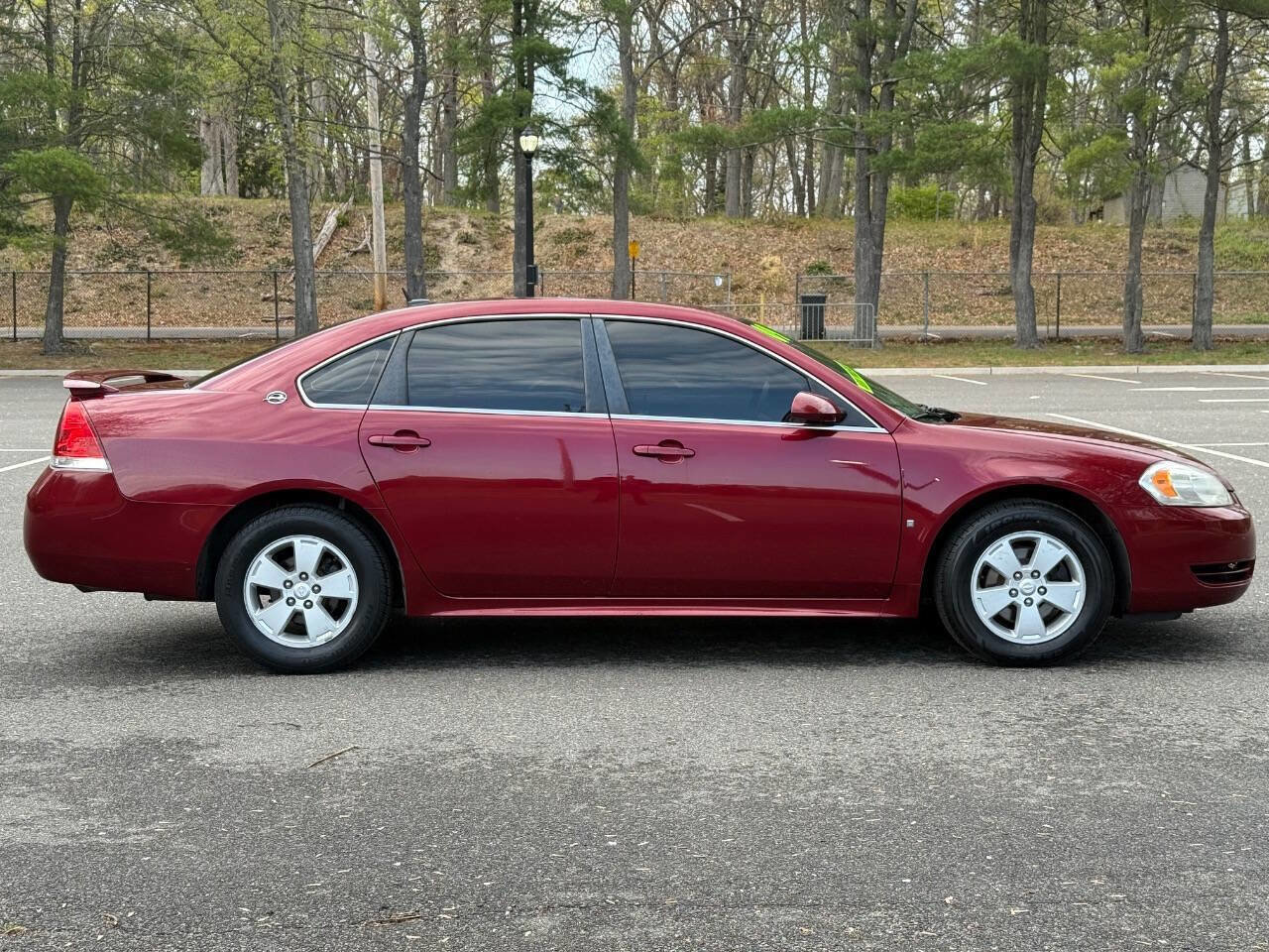 Used 2009 Chevrolet Impala LT w/ Luxury Edition Package FWD image 4