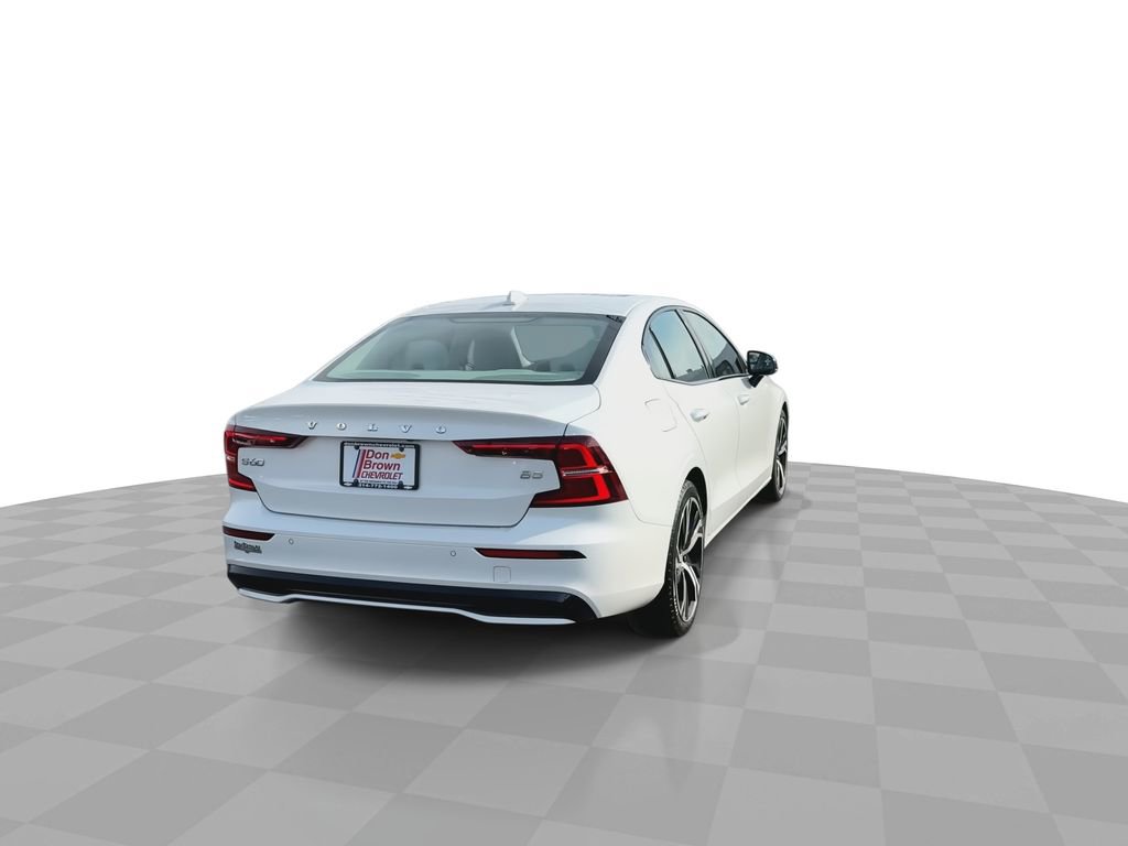 Used 2024 Volvo S60 B5 Core image 8