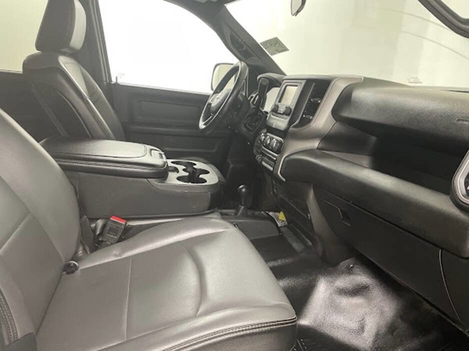 Used 2022 RAM 2500 Tradesman w/ Chrome Appearance Group image 16