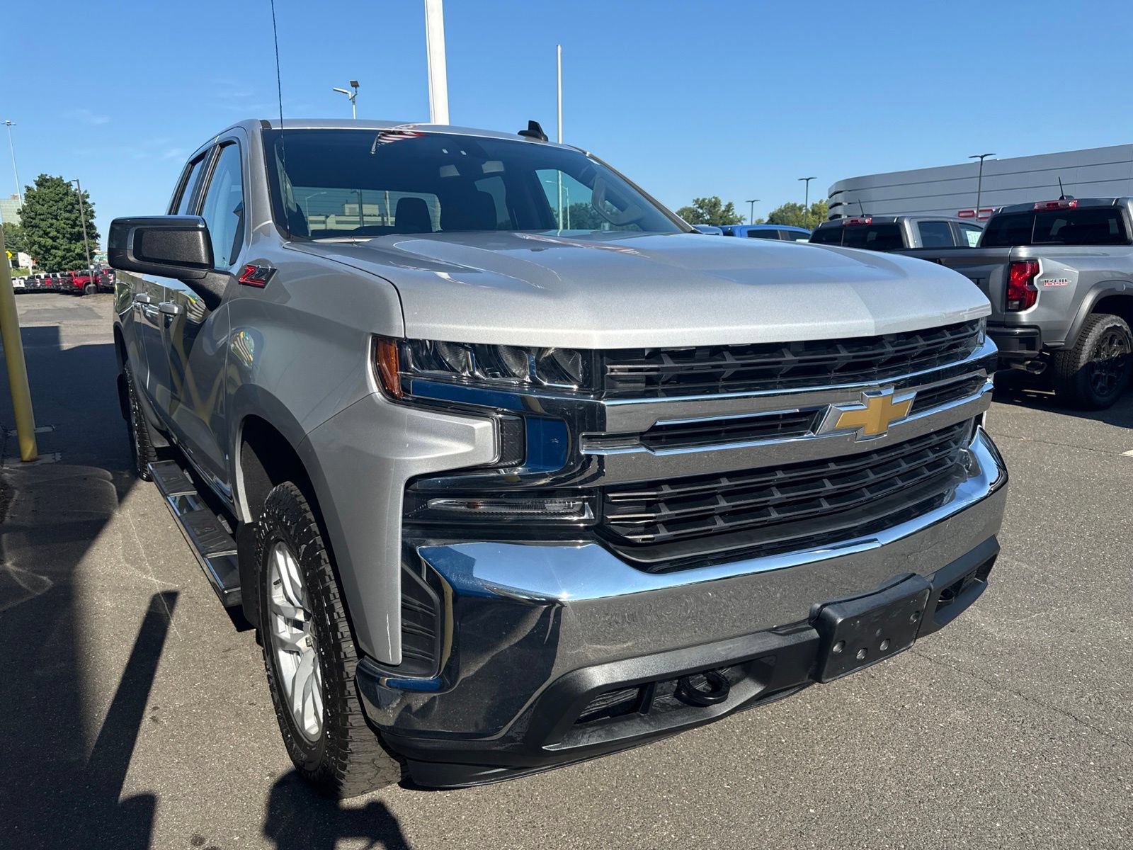 Used 2019 Chevrolet Silverado 1500 LT w/ All-Star Edition AWD/4WD image 4