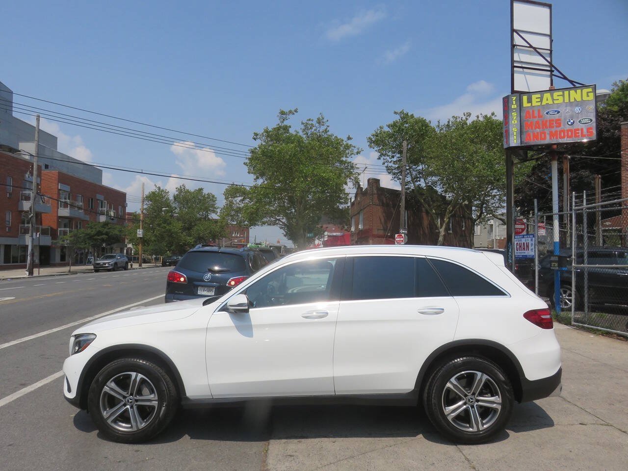 Used 2018 Mercedes-Benz GLC 300 4MATIC image 7