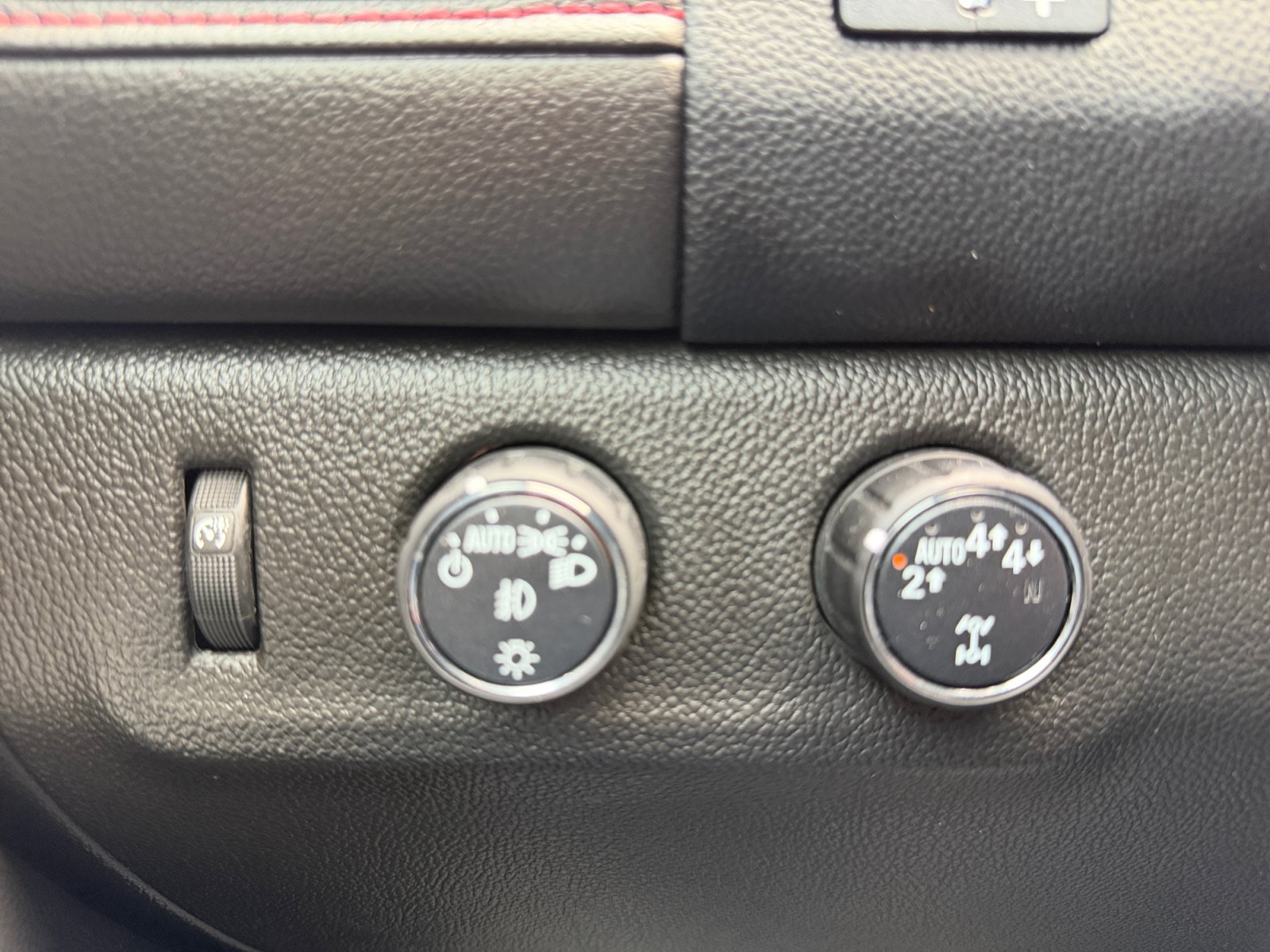 Used 2018 GMC Canyon All Terrain w/ Trailering Package AWD/4WD image 18