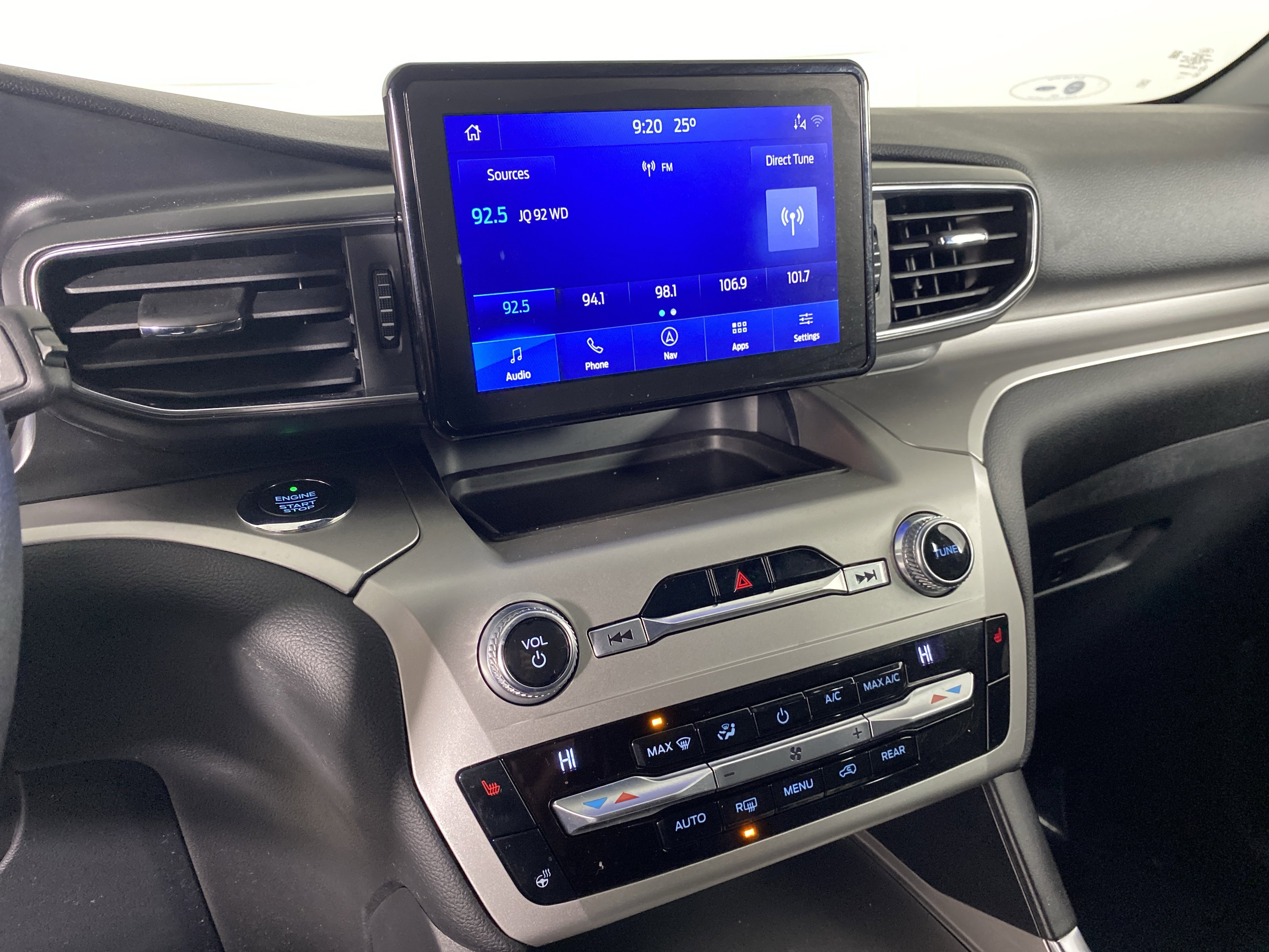 Used 2021 Ford Explorer XLT w/ Equipment Group 202A image 29