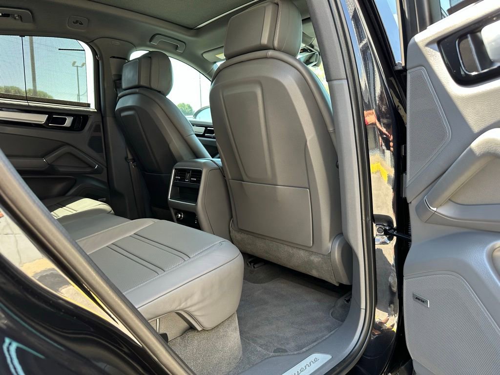 Used 2022 Porsche Cayenne E-Hybrid Coupe image 44