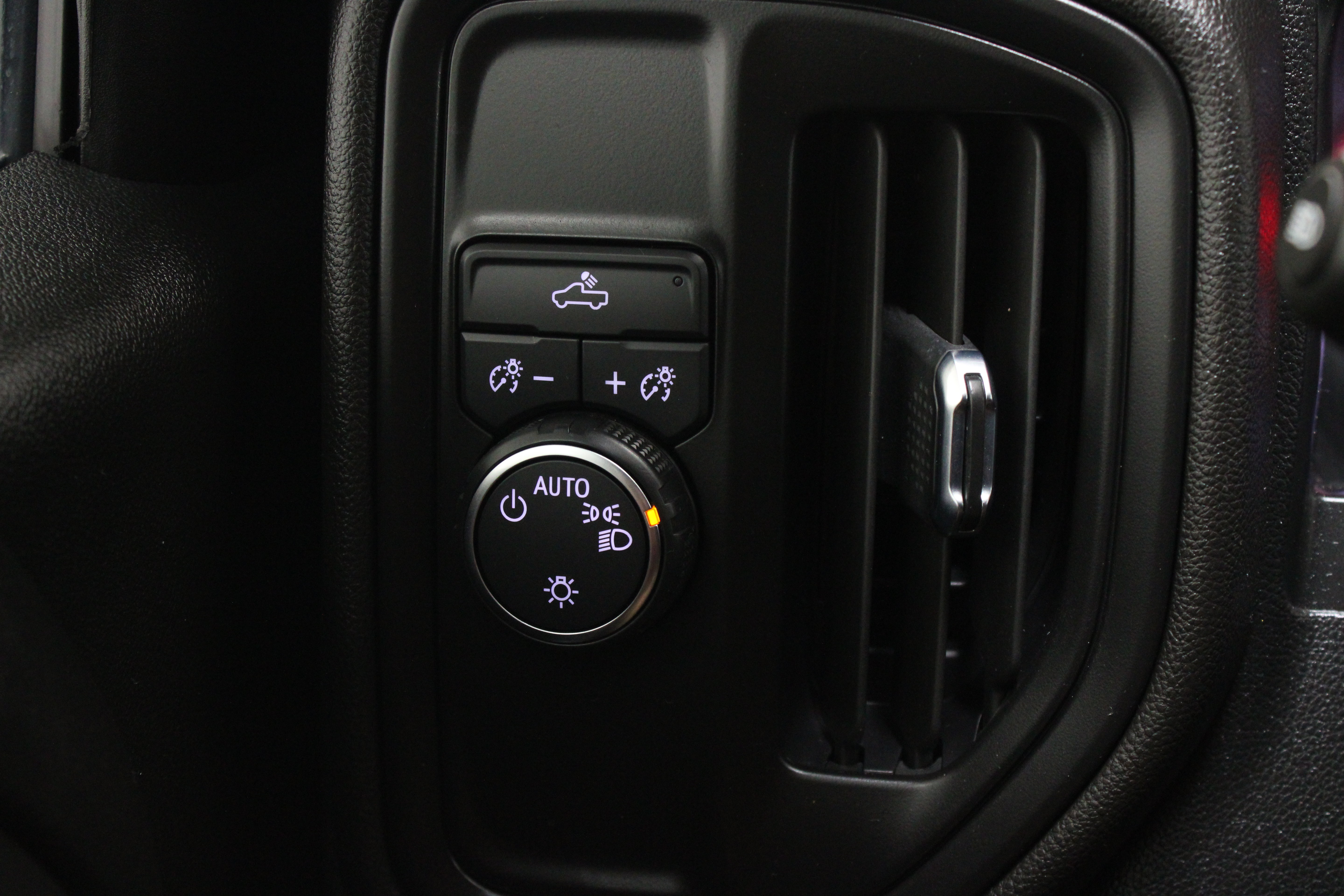 Used 2024 Chevrolet Silverado 1500 Custom RWD image 25