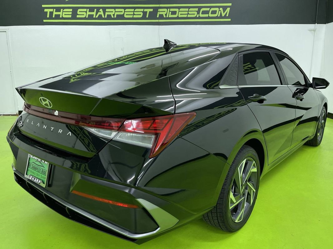 Used 2024 Hyundai Elantra SEL w/ Convenience Package image 10