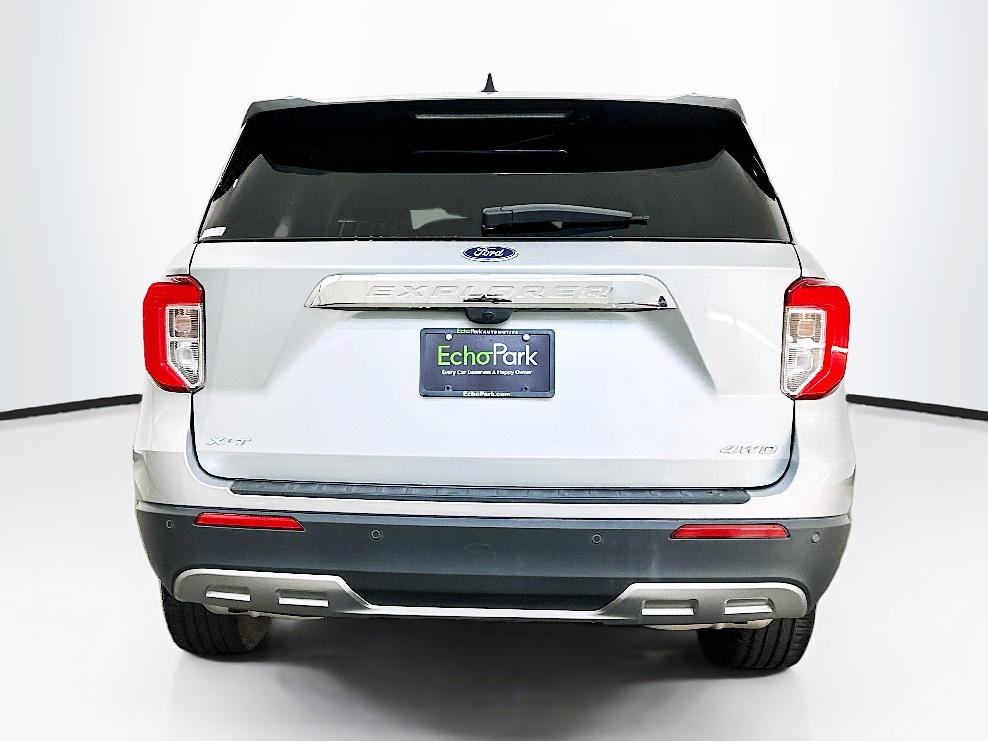 Used 2023 Ford Explorer XLT w/ Equipment Group 202A image 7