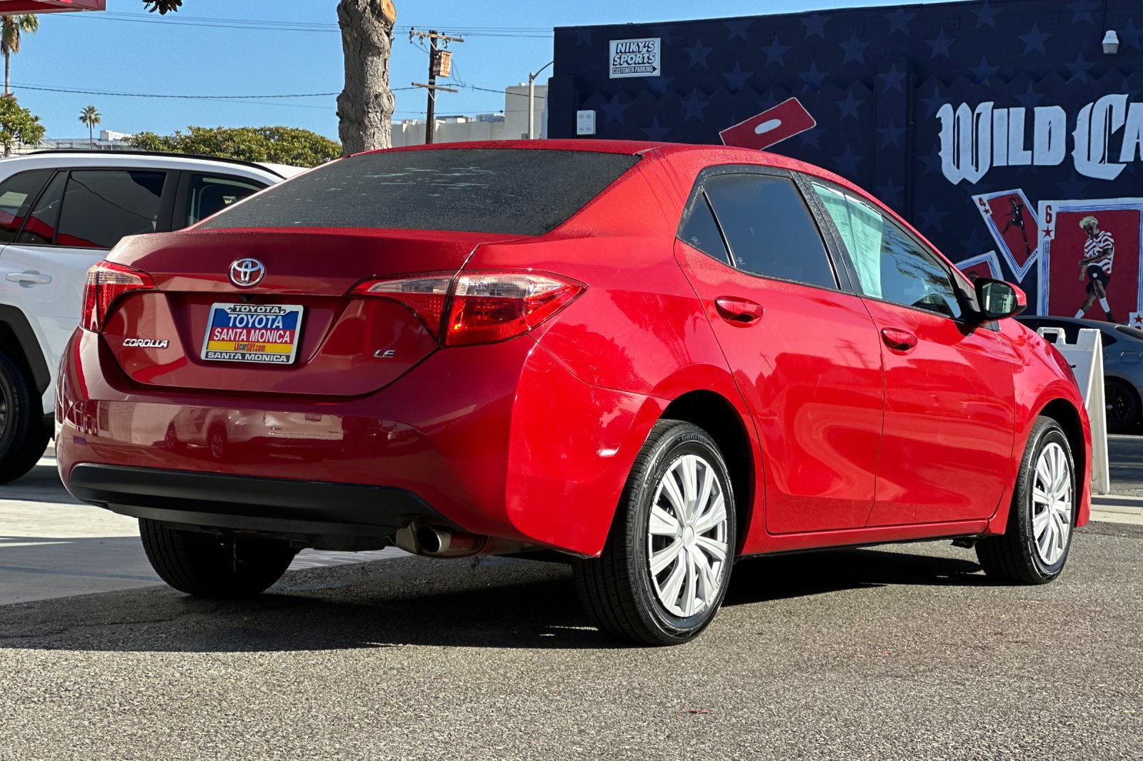 Used 2019 Toyota Corolla LE w/ Carpet Mat Package (TMS) FWD image 4