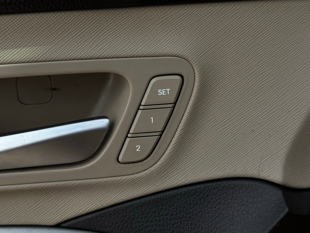 Used 2017 Hyundai Santa Fe Sport FWD image 30
