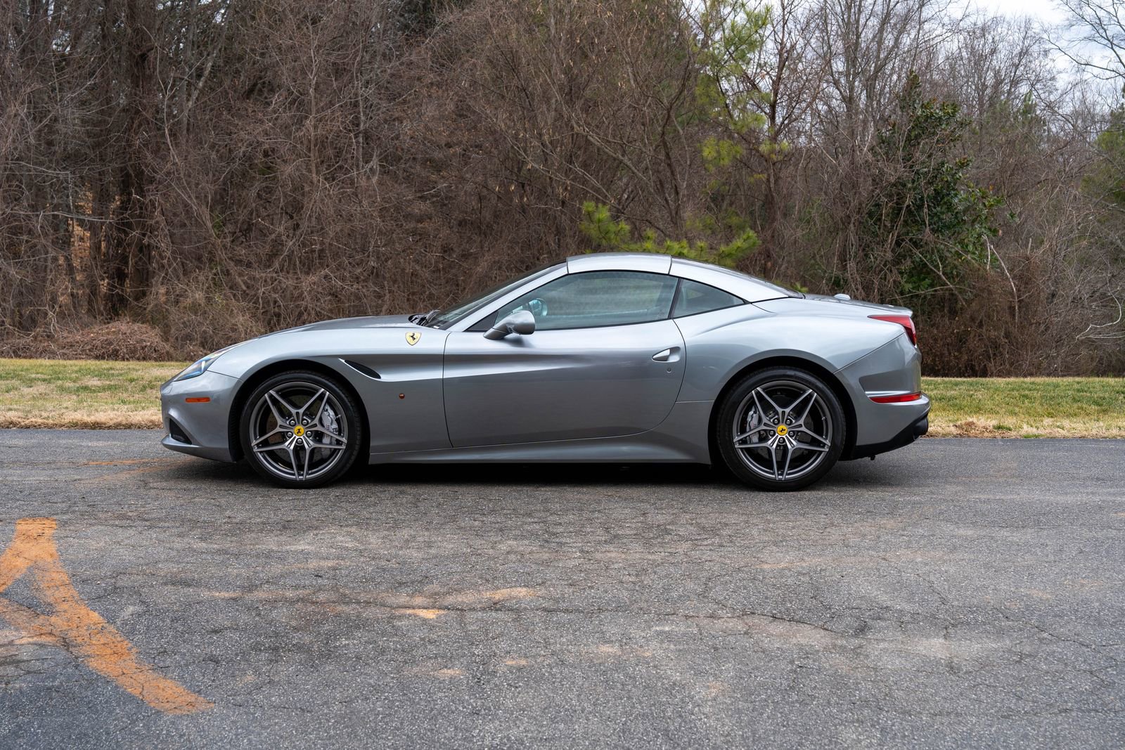Used 2017 Ferrari California T image 3