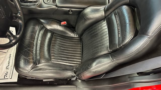 Used 1998 Chevrolet Corvette Coupe w/ Roof Pkg RWD image 16