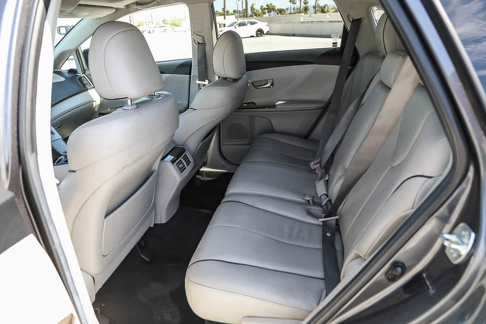Used 2015 Toyota Venza XLE w/ XLE Premium Package image 18