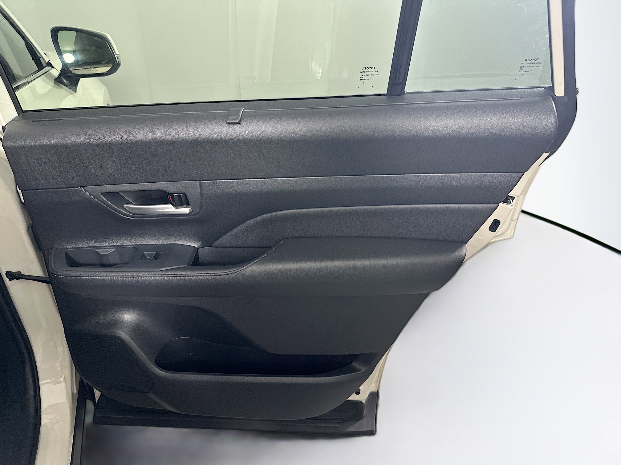 Used 2024 Toyota Grand Highlander XLE image 33