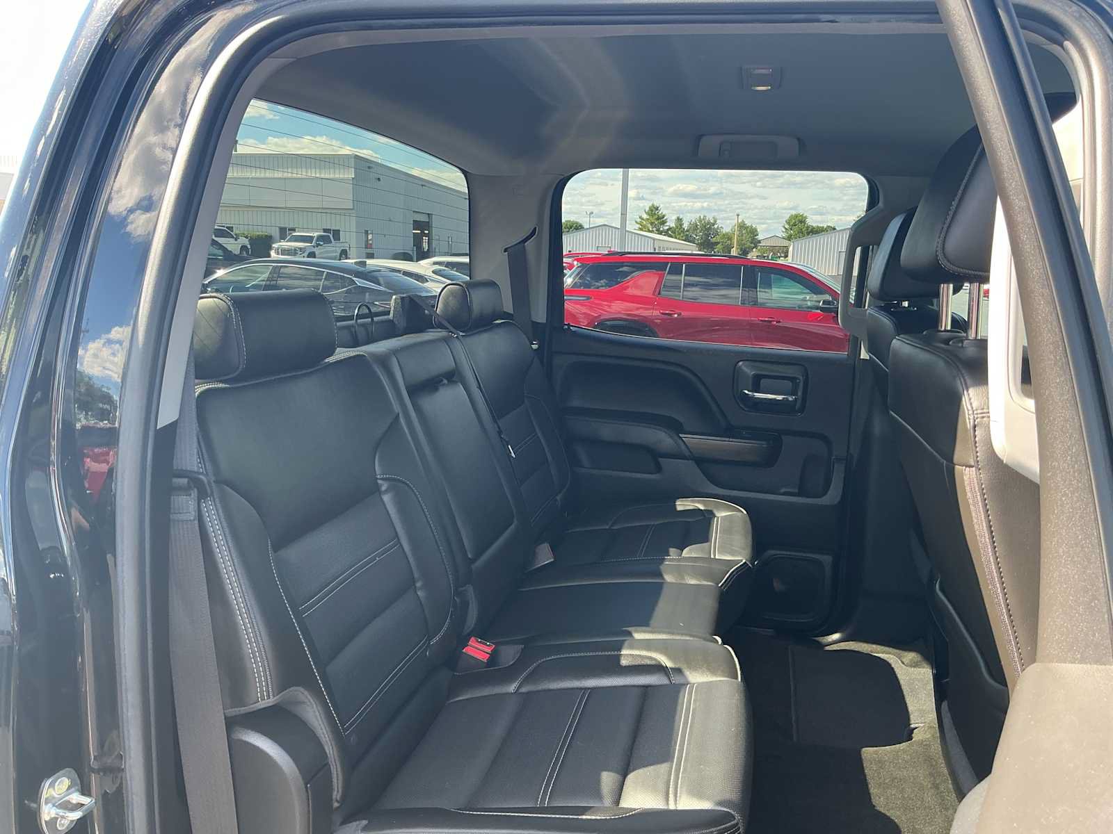 Used 2018 GMC Sierra 2500 Denali w/ Duramax Plus Package AWD/4WD image 24