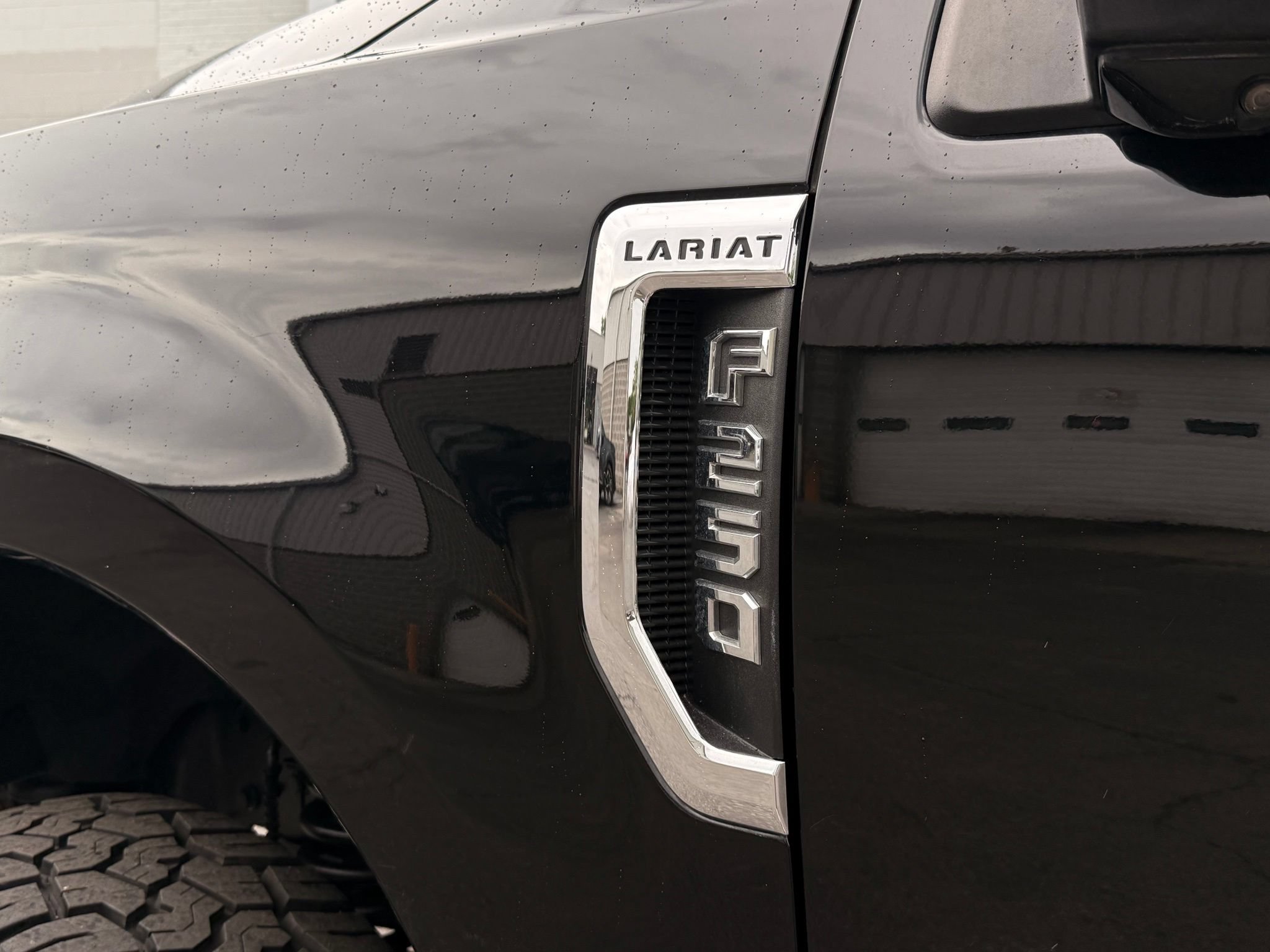 Used 2022 Ford F250 Lariat w/ Lariat Ultimate Package AWD/4WD image 11