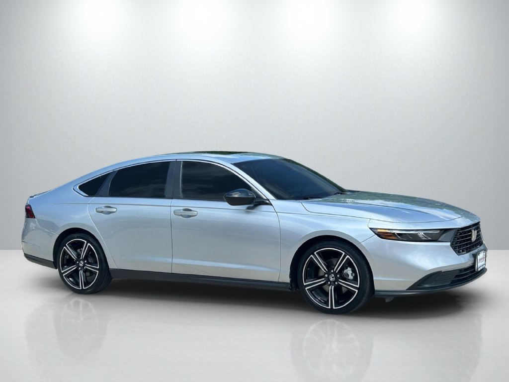 Used 2025 Honda Accord Sport image 4