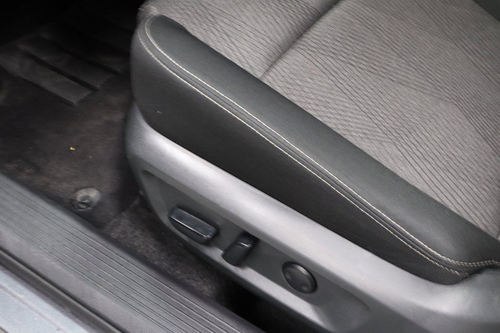 Certified 2025 Nissan Rogue SV image 23