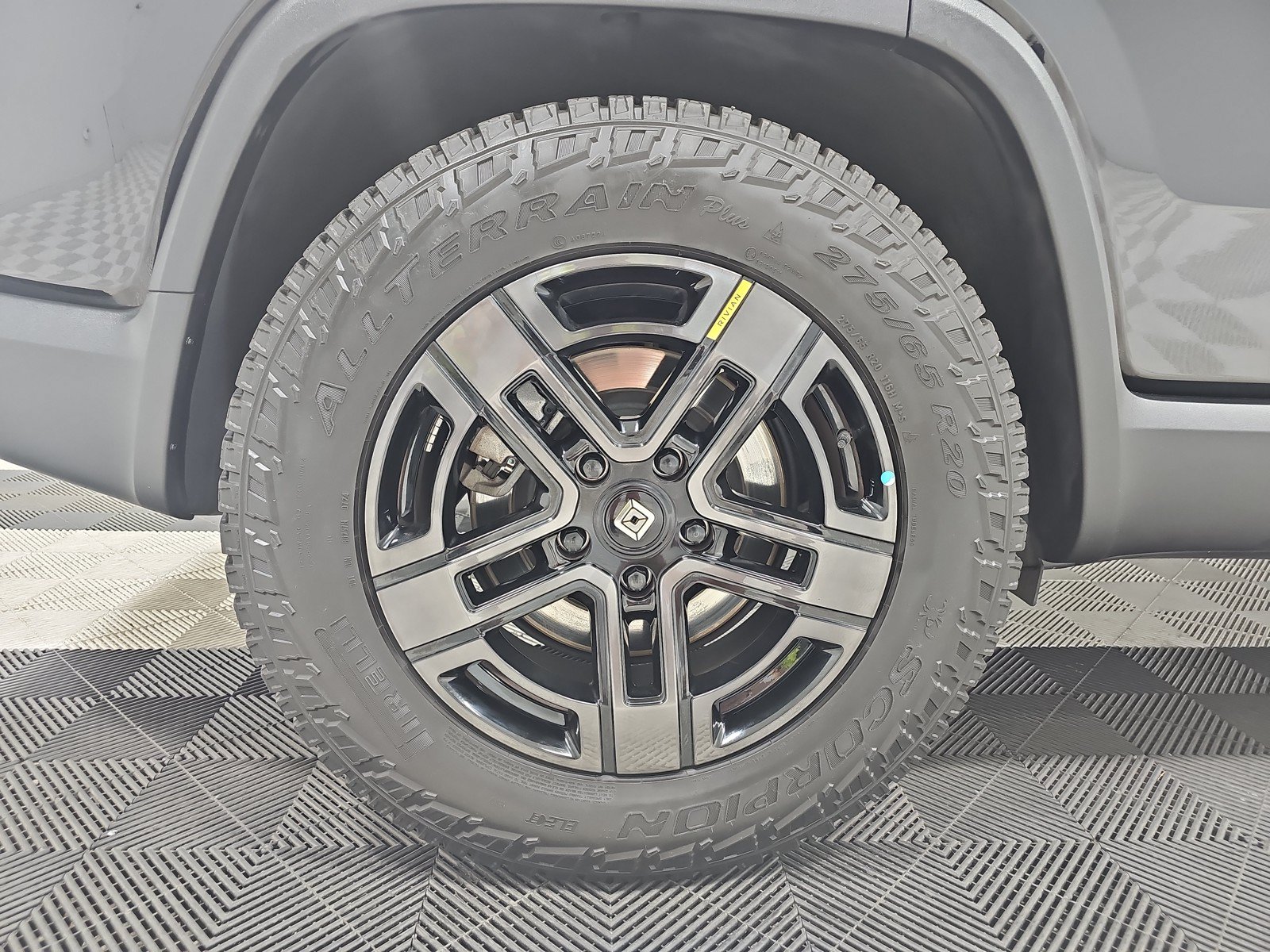 Used 2024 Rivian R1S Adventure AWD/4WD image 12