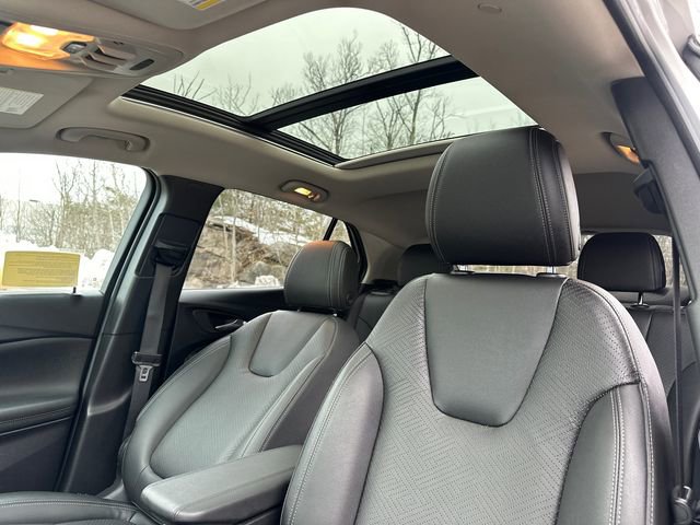 Used 2022 Buick Encore GX Essence w/ Experience Buick Package image 39