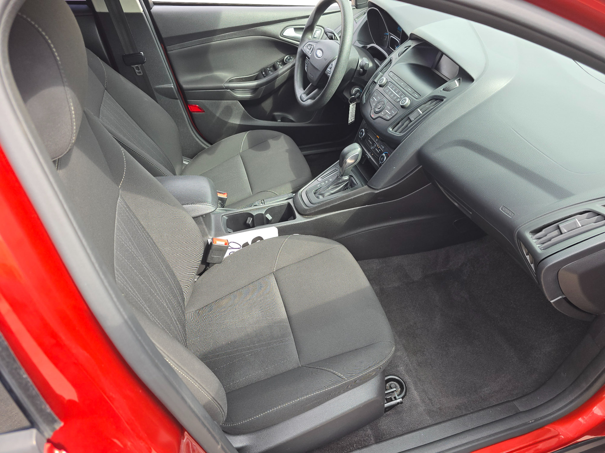 Used 2018 Ford Focus SE FWD image 13