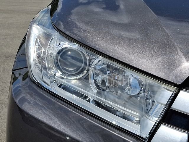 Used 2018 Toyota Highlander XLE AWD/4WD image 28
