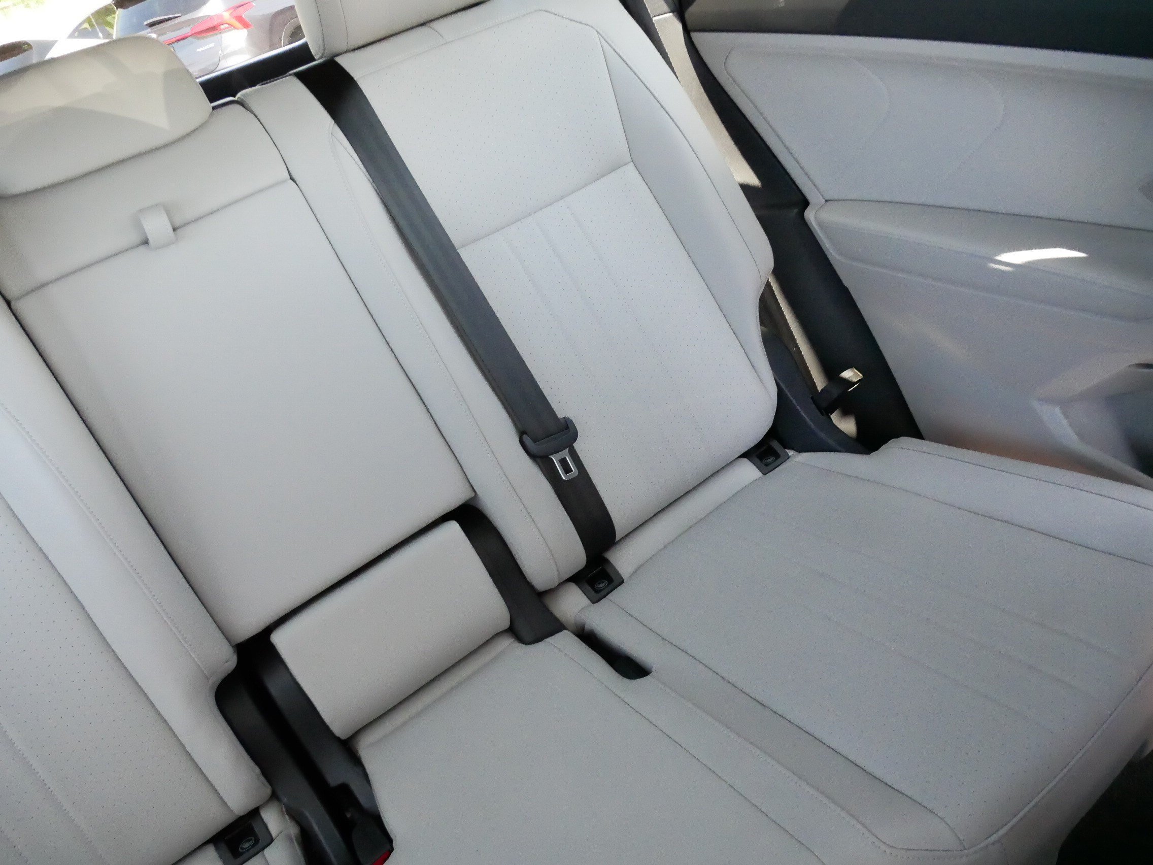 Certified 2024 Volkswagen Tiguan SE R-Line FWD image 14