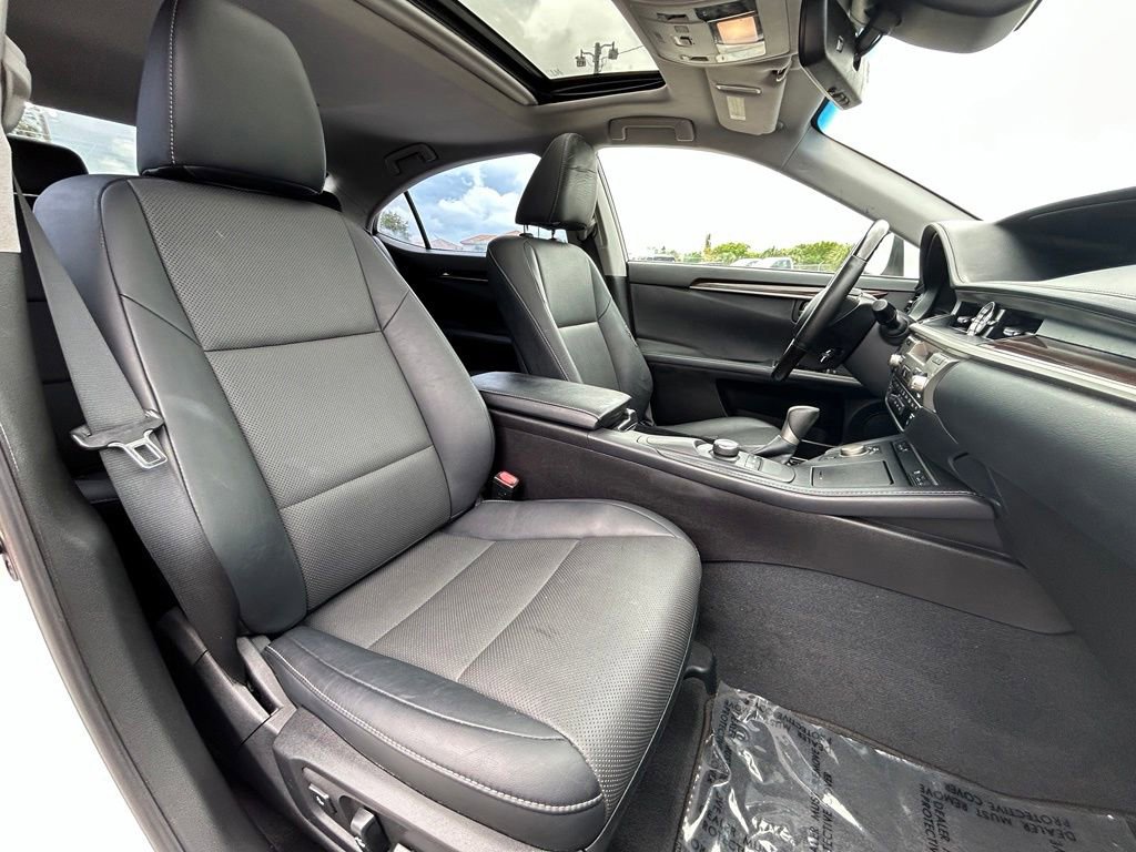 Used 2017 Lexus ES 350 w/ Premium Package FWD image 26