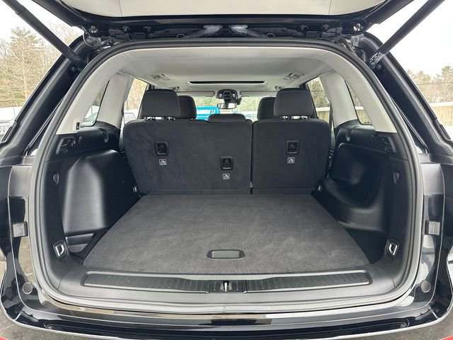 Used 2023 Jeep Grand Cherokee Laredo w/ Luxury Tech Group I image 13