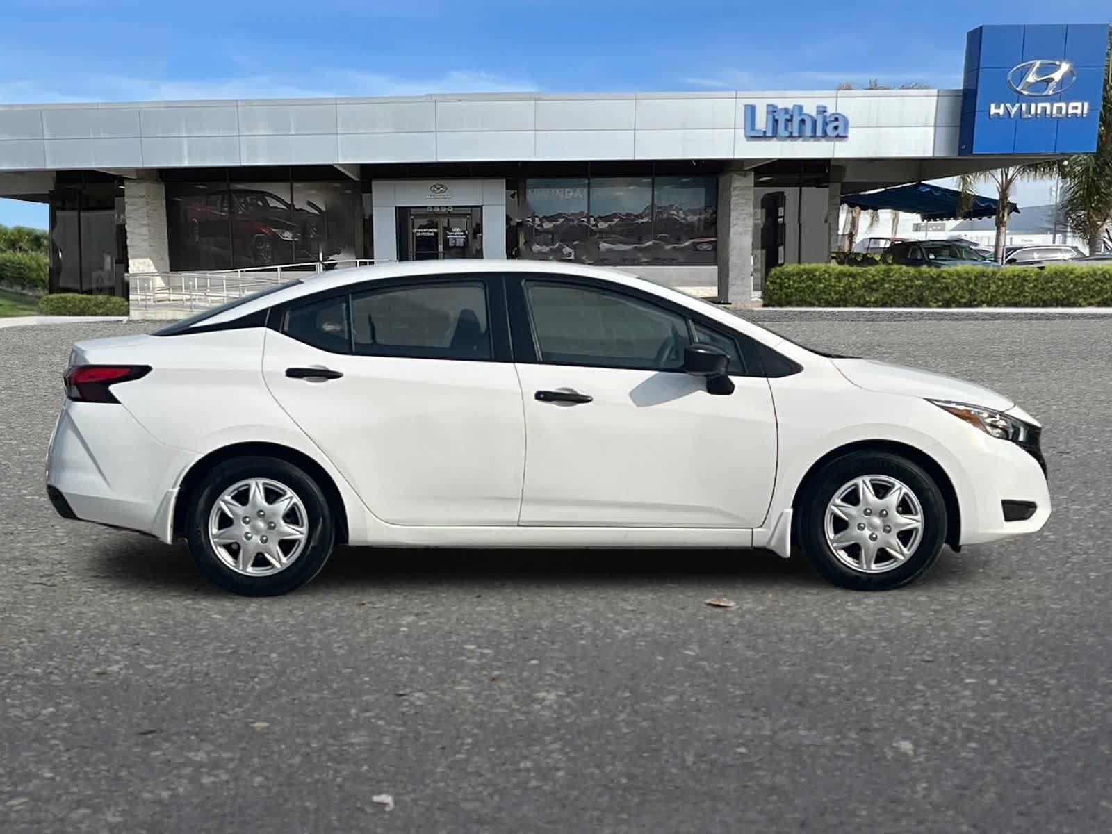 Used 2025 Nissan Versa S w/ Trunk Package image 9