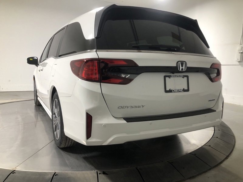 New 2026 Honda Odyssey Touring image 5