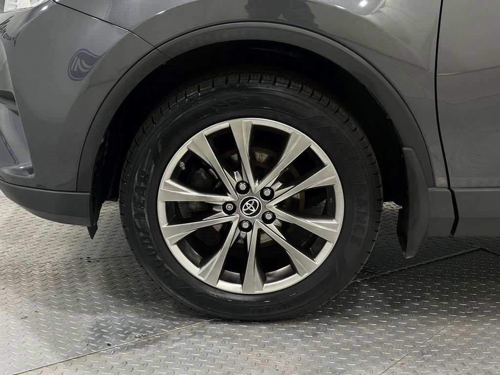 Used 2017 Toyota RAV4 Limited image 34