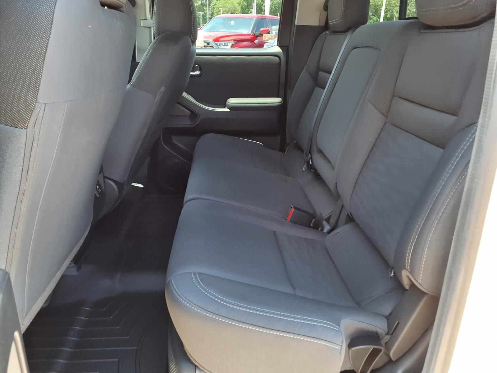 Used 2024 Nissan Frontier SV w/ SV Convenience Package RWD image 17