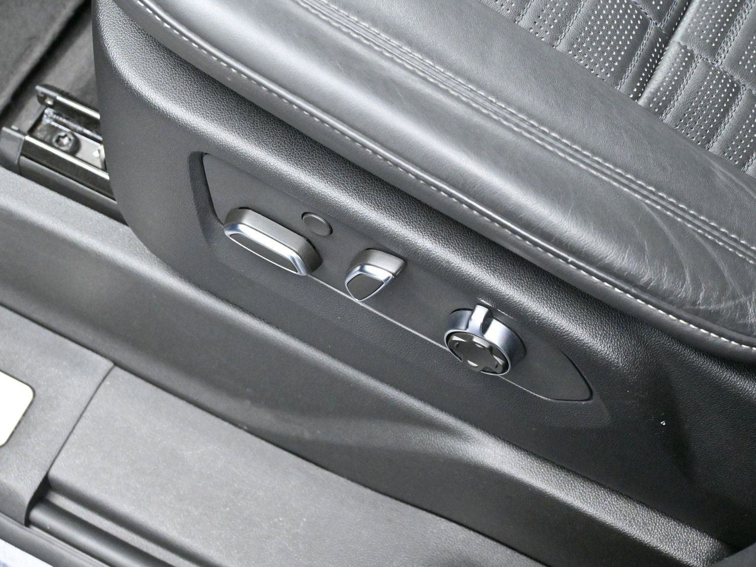 Certified 2024 Cadillac Escalade Sport Platinum image 15